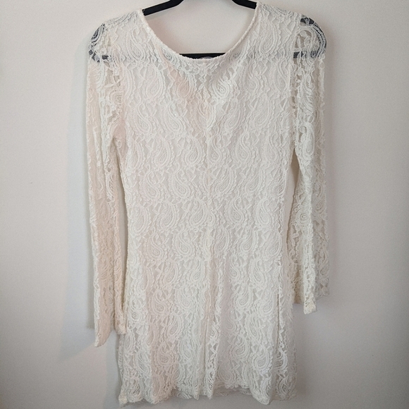 Charlotte Russe White Lace Contrast Mini Dress w/Trumpet Sleeves |Sz L| - Picture 3 of 6